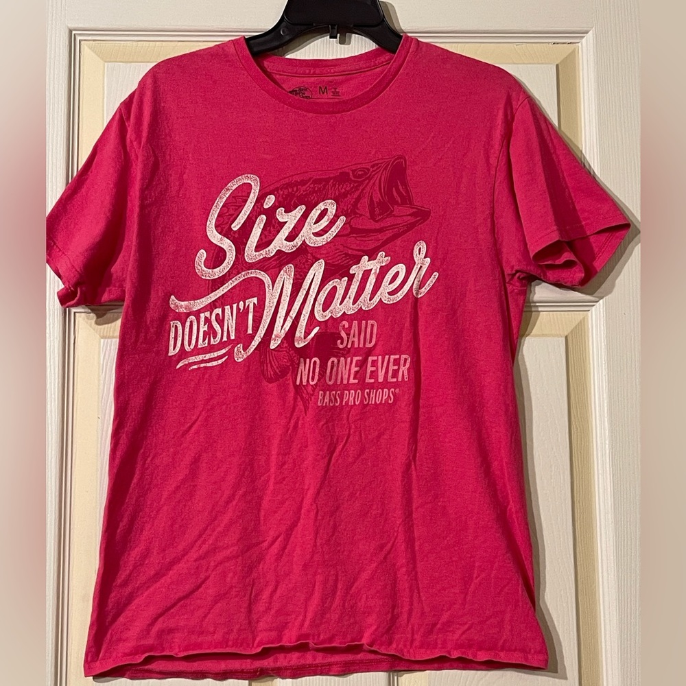 Bass Pro Shops Dark Pink Size Doesn’t Matter 100% Cotton Ladies T-shirt - Medium